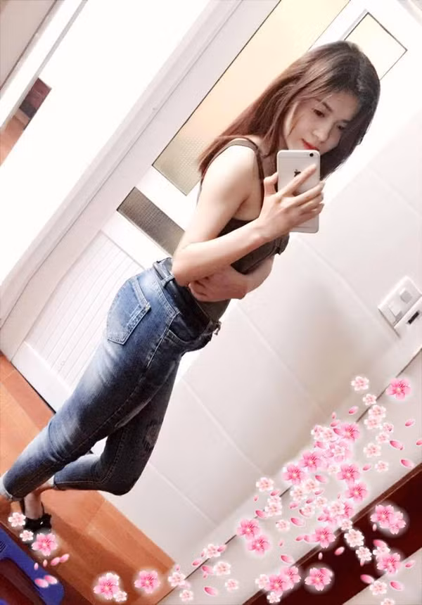 Những tú bà xinh đẹp điều hành đường dây bán dâm cao cấp - Hình 20 Nhung tu ba xinh dep dieu hanh duong day ban dam cao cap-Hinh-20