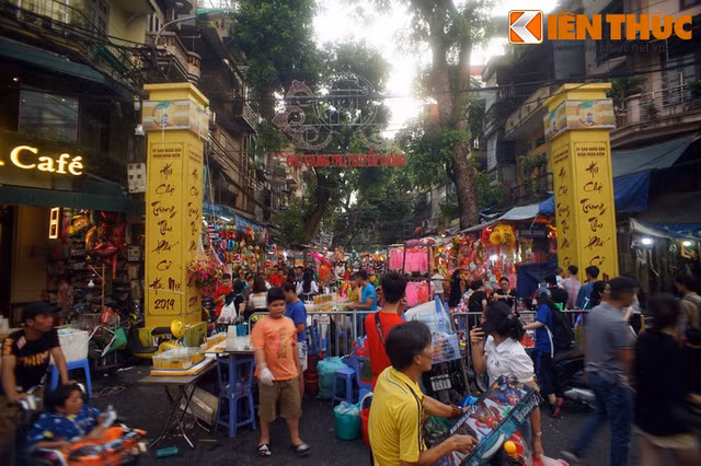 Thưởng ngoạn không khí Trung thu ở con phố nổi tiếng nhất Việt Nam Thuong ngoan khong khi Trung thu o con pho noi tieng nhat Viet Nam