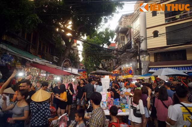 Thuong ngoan khong khi Trung thu o con pho noi tieng nhat Viet Nam-Hinh-11