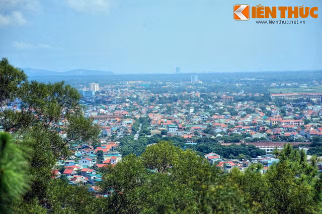 Giải mã bí mật ở ngọn núi thiêng nối tiếng giữa thành Vinh - Hình 6 Giai ma bi mat o ngon nui thieng noi tieng giua thanh Vinh-Hinh-6