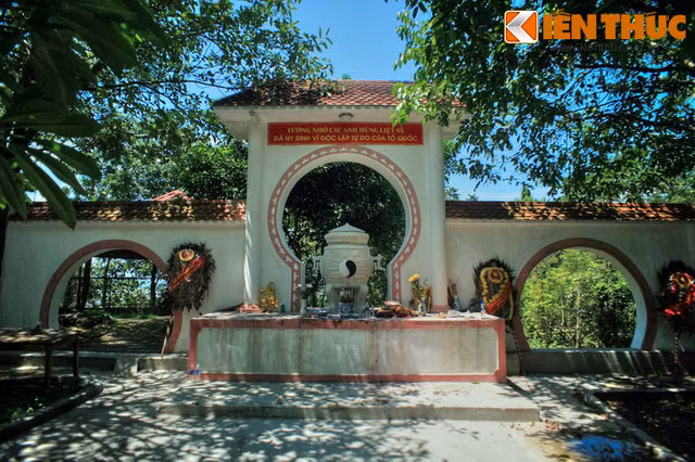 Giải mã bí mật ở ngọn núi thiêng nối tiếng giữa thành Vinh - Hình 15 Giai ma bi mat o ngon nui thieng noi tieng giua thanh Vinh-Hinh-15