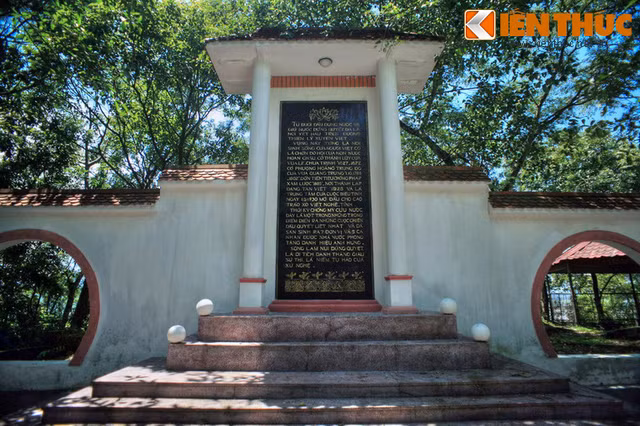 Giải mã bí mật ở ngọn núi thiêng nối tiếng giữa thành Vinh - Hình 10 Giai ma bi mat o ngon nui thieng noi tieng giua thanh Vinh-Hinh-10