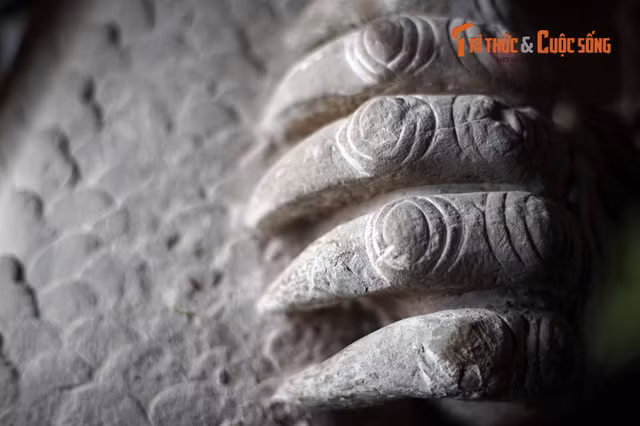 Khám phá tượng rồng tâm trạng phẫn uất ngàn tuổi độc nhất Việt Nam - Hình 16 Kham pha tuong rong tam trang phan uat ngan tuoi doc nhat Viet Nam-Hinh-16