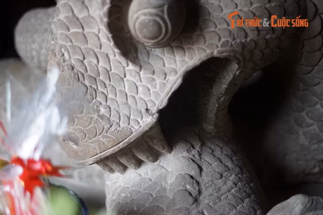 Khám phá tượng rồng tâm trạng phẫn uất ngàn tuổi độc nhất Việt Nam - Hình 5 Kham pha tuong rong tam trang phan uat ngan tuoi doc nhat Viet Nam-Hinh-5