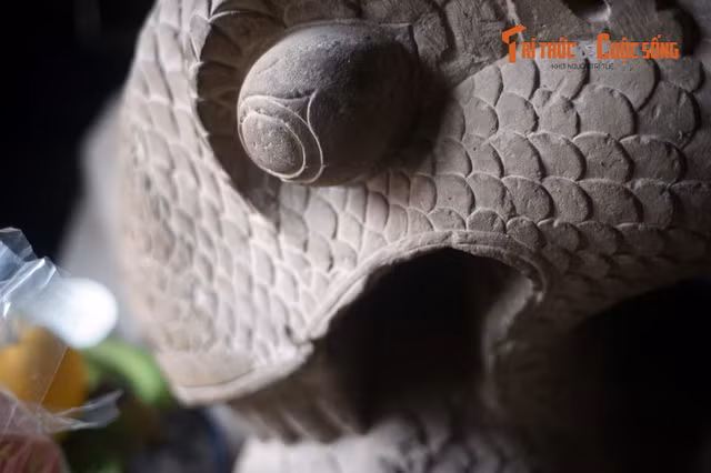 Khám phá tượng rồng tâm trạng phẫn uất ngàn tuổi độc nhất Việt Nam - Hình 12 Kham pha tuong rong tam trang phan uat ngan tuoi doc nhat Viet Nam-Hinh-12