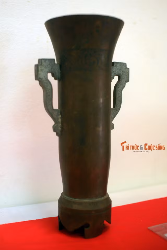 Sức sáng tạo độc đáo của người Việt từ vỏ bom đạn, xác máy bay Suc sang tao doc dao cua nguoi Viet tu vo bom dan, xac may bay