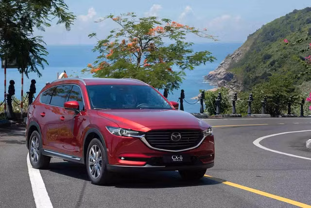 Mazda CX-8 doi dau Toyota Fortuner, dai chien xe 7 cho phong cach Nhat