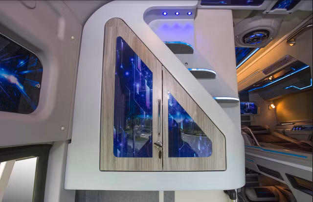 Thaco Mobihome ra mắt hai dòng xe bus giường nằm Hàng không mặt đất - Hình 17 Thaco Mobihome ra mat hai dong xe bus giuong nam Hang khong mat dat-Hinh-17
