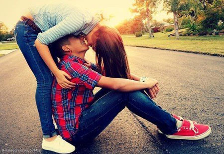 4 năm ở bên anh, tôi đã nghĩ mình là người may mắn nhất trên đời. 4 năm ở bên anh, tôi đã nghĩ mình là người may mắn nhất trên đời.