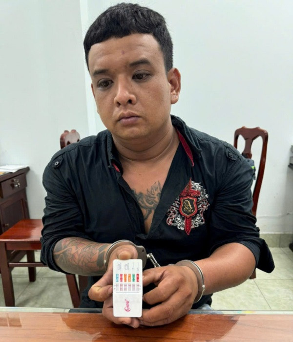 Kiên Giang: Bắt quả tang đối tượng tàng trữ gần 1kg ma túy Kien Giang: Bat qua tang doi tuong tang tru gan 1kg ma tuy