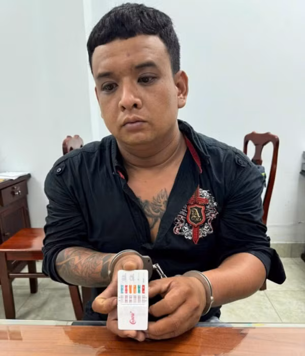 Kien Giang: Bat qua tang doi tuong tang tru gan 1kg ma tuy