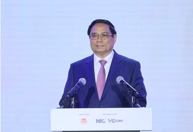 Chu tich VUSTA Phan Xuan Dung tham du ngay hoi Doi moi sang tao Viet Nam 2024-Hinh-2