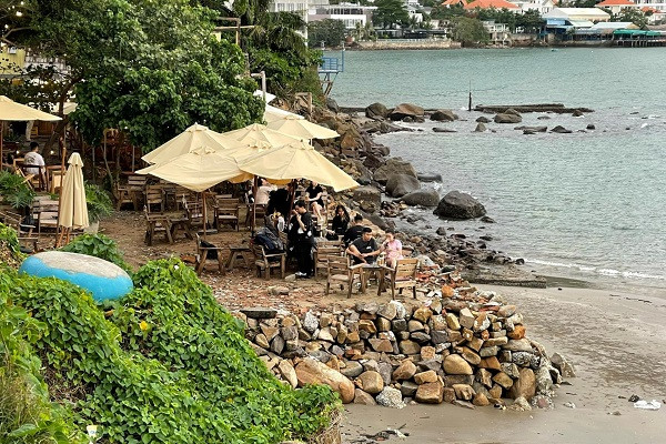Vũng Tàu: Tình trạng lấn núi, lấn biển diễn biến phức tạp Vung Tau: Tinh trang lan nui, lan bien dien bien phuc tap