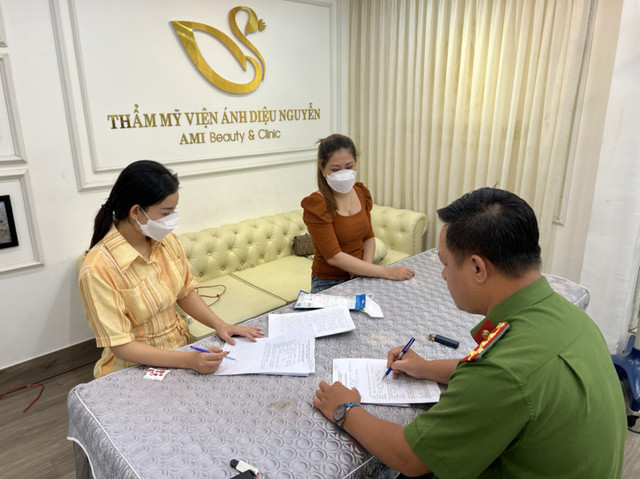 Thẩm mỹ viện Ánh Diệu Nguyễn quảng cáo dịch vụ của cơ sở khác Tham my vien Anh Dieu Nguyen quang cao dich vu cua co so khac