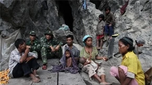 Tộc người Rục dùng 'phép thuật' để tránh thai, thần chú chữa bệnh Toc nguoi Ruc dung 'phep thuat' de tranh thai, than chu chua benh