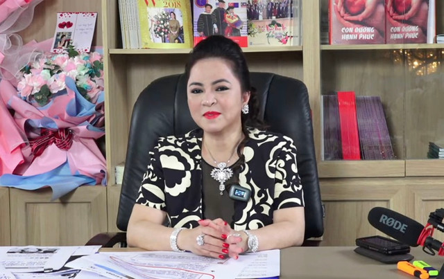 Bà Phương Hằng và cuộc đại náo chấn động giới showbiz - Hình 4 Ba Phuong Hang va cuoc dai nao chan dong gioi showbiz-Hinh-4
