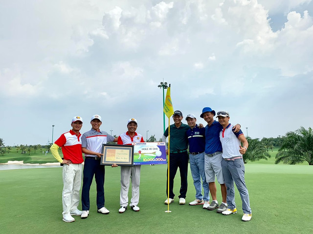 Golfer Nguyễn Văn Chương thắng giải HIO hơn 1 tỷ đồng - Hình 2 Golfer Nguyen Van Chuong thang giai HIO hon 1 ty dong-Hinh-2