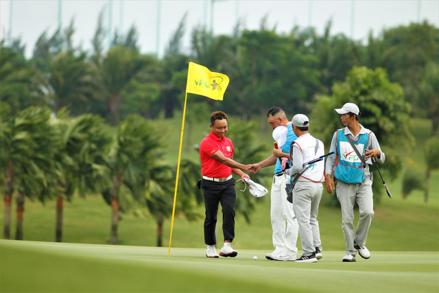 Đội golf miền Nam vô địch Cúp Độc Lập - Hình 5 Doi golf mien Nam vo dich Cup Doc Lap-Hinh-5