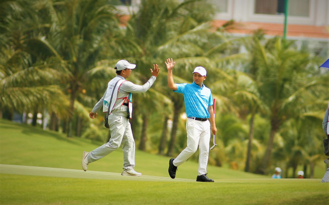 Đội golf miền Nam vô địch Cúp Độc Lập - Hình 2 Doi golf mien Nam vo dich Cup Doc Lap-Hinh-2