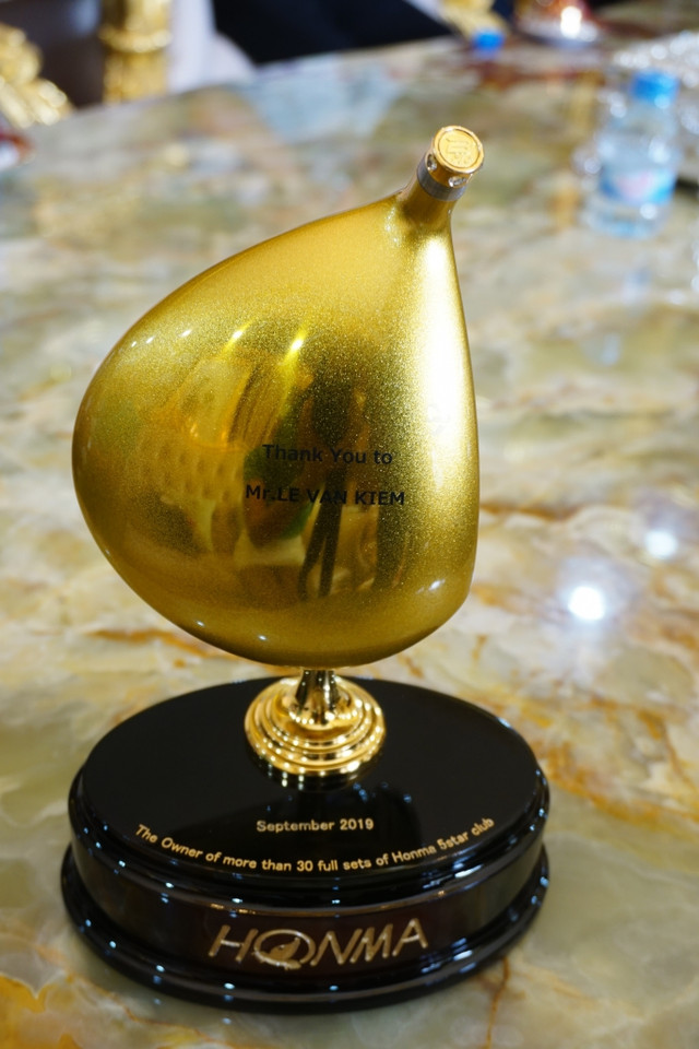 Golfer Việt Nam sở hữu nhiều bộ gậy Honma 5 sao nhất thế giới - Hình 2 Golfer Viet Nam so huu nhieu bo gay Honma 5 sao nhat the gioi-Hinh-2