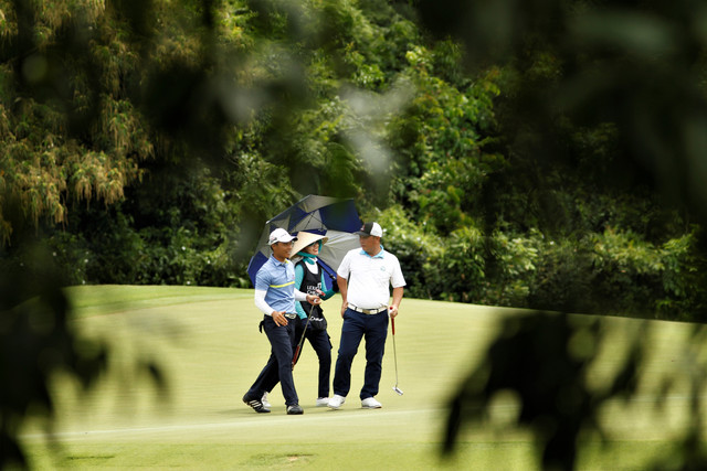 Làm sao lấy lại tinh thần sau lỗ golf tệ hại? - Hình 3 Lam sao lay lai tinh than sau lo golf te hai?-Hinh-3