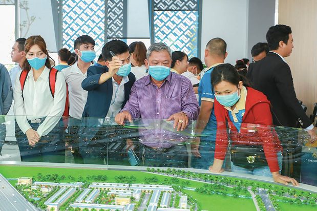 Tien ve vung ven: Cuoc choi lon nhieu thach thuc