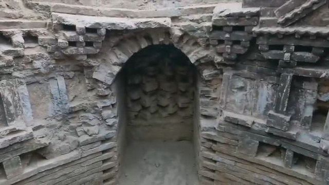 Gặp họa khi trộm gạch mộ cổ để xây nhà - Hình 9 Gap hoa khi trom gach mo co de xay nha-Hinh-9