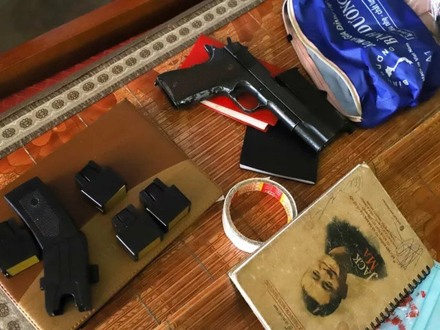 50 cảnh sát cơ động vây bắt băng nhóm bảo kê trước nhà máy Formosa - Hình 2 50 canh sat co dong vay bat bang nhom bao ke truoc nha may Formosa-Hinh-2