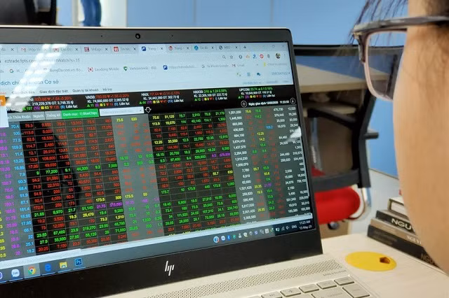 Chung khoan ngay 3/11: PVS, TPB va BCG deu duoc khuyen nghi Mua
