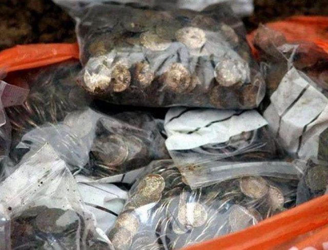 Tho san kho bau 'trung manh' khi phat hien mot kho bau Anglo Saxon-Hinh-4