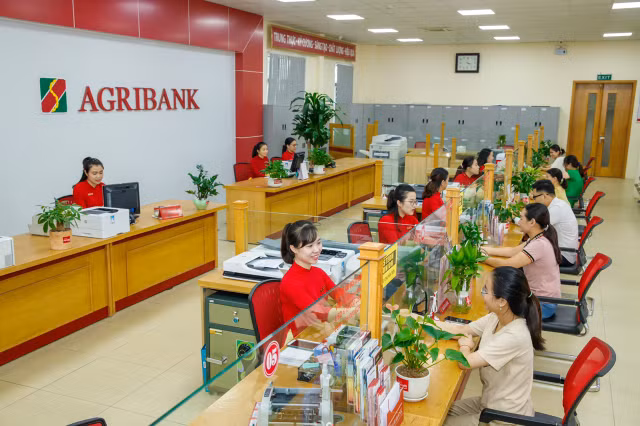 Agribank dau gia khoan no hon 2.100 chi vang SJC voi muc khoi diem gan 11 ty