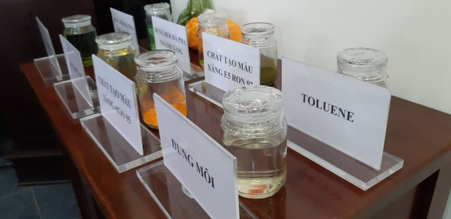 Người dân địa phương nào dính xăng giả của đại gia Trịnh Sướng? - Hình 2 Nguoi dan dia phuong nao dinh xang gia cua dai gia Trinh Suong?-Hinh-2