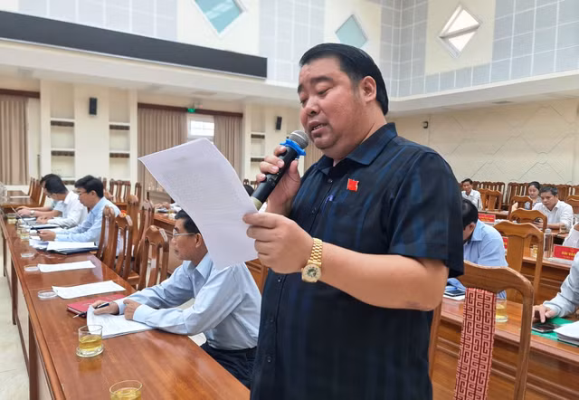 Thong tin moi nhat vu ong Nguyen Viet Dung danh nhan vien san golf