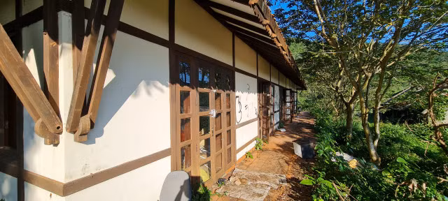 Can canh loat biet thu bo hoang duoi chan nui Son Tra o Da Nang-Hinh-13