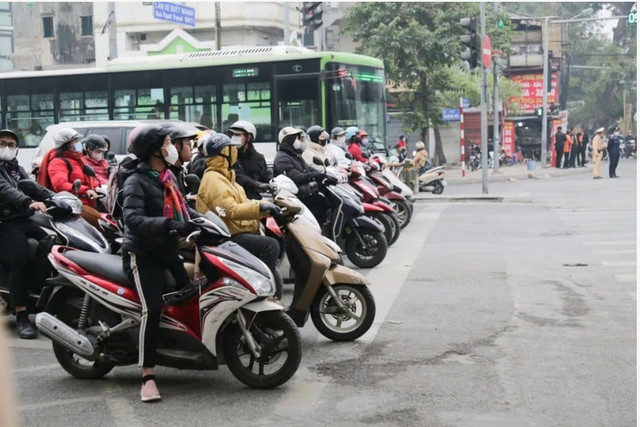 Ha Noi de xuat tang muc phat voi 107 loi vi pham giao thong