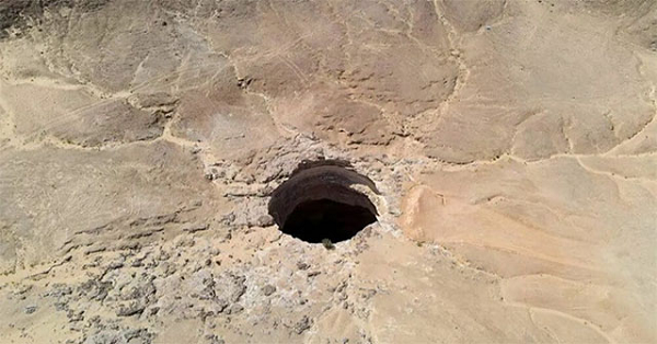 Bất ngờ phát hiện thứ kinh khủng trong 'giếng địa ngục' Bat ngo phat hien thu kinh khung trong 'gieng dia nguc'