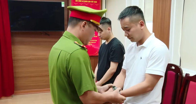 Quang Linh Vlogs, Hằng Du Mục nói gì sau khi bị khởi tố ? - Hình 2 Quang Linh Vlogs, Hang Du Muc noi gi sau khi bi khoi to ?-Hinh-2