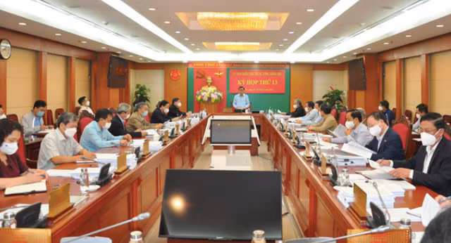 Xem xet ky luat loat lanh dao SSC, HOSE, HNX va VSD