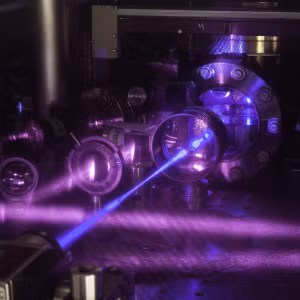 Dong ho mang tinh the nguyen tu lech chi 1 giay sau 39,15 ty nam-Hinh-4