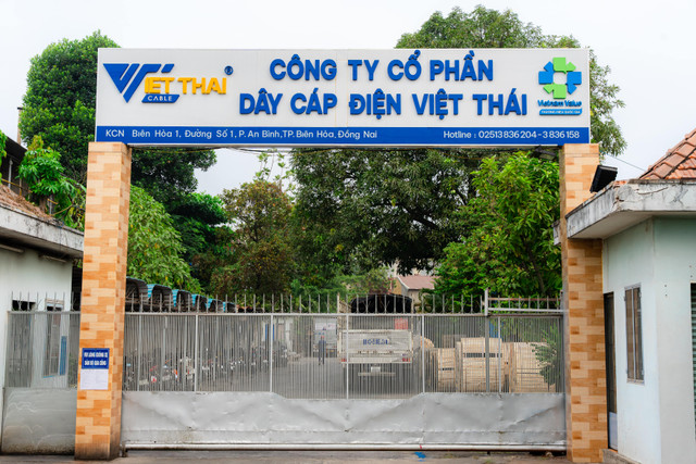 Cha con Chủ tịch Dây cáp điện Việt Thái thoái 49% vốn, Ủy viên HĐQT gom vào Cha con Chu tich Day cap dien Viet Thai thoai 49% von, Uy vien HDQT gom vao