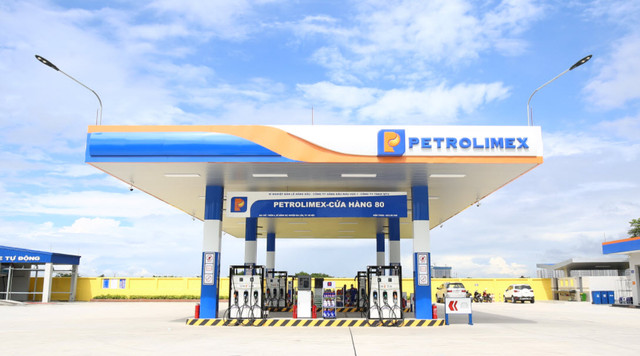 Petrolimex: Kinh doanh xăng dầu quý 3 lỗ kéo lãi ròng 9 tháng lao dốc 86% - Hình 2 Petrolimex: Kinh doanh xang dau quy 3 lo keo lai rong 9 thang lao doc 86%-Hinh-2