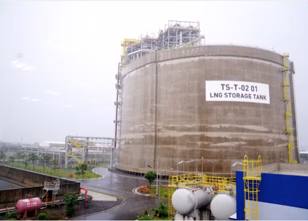 Chung khoan ngay 18/8: GAS, VCB va BCM duoc khuyen nghi the nao?