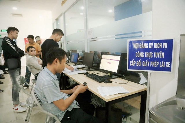 Đổi giấy phép lái xe ô tô online sao cho nhanh gọn nhất? - Hình 6 Doi giay phep lai xe o to online sao cho nhanh gon nhat?-Hinh-6