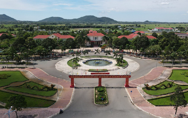 Bà Rịa - Vũng Tàu: 1 Trung tâm có 12 Phó Giám đốc sau sáp nhập Ba Ria - Vung Tau: 1 Trung tam co 12 Pho Giam doc sau sap nhap