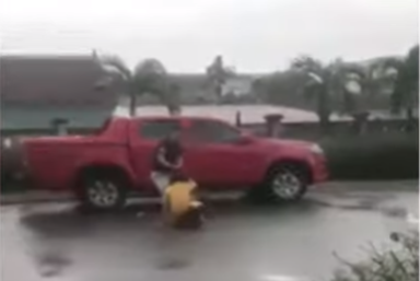 Chồng vũ phu đánh, xích chân vợ, phụ nữ ơi tiếc gì nữa... - Hình 5 Chong vu phu danh, xich chan vo, phu nu oi tiec gi nua...-Hinh-5