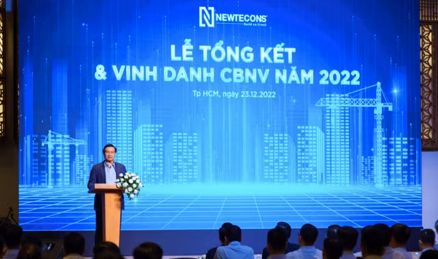 Newtecons doanh thu vuot 10.000 ty, Coteccons duoc du bao lo con Hoa Binh loi nhuan giam