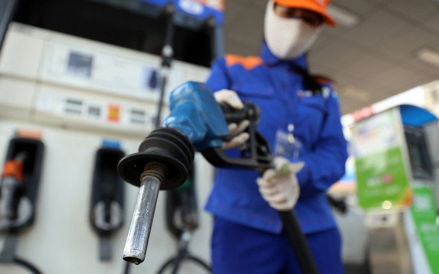 Petrolimex nói gì về nguyên nhân lỗ nặng trong quý 2/2022? - Hình 2 Petrolimex noi gi ve nguyen nhan lo nang trong quy 2/2022?-Hinh-2