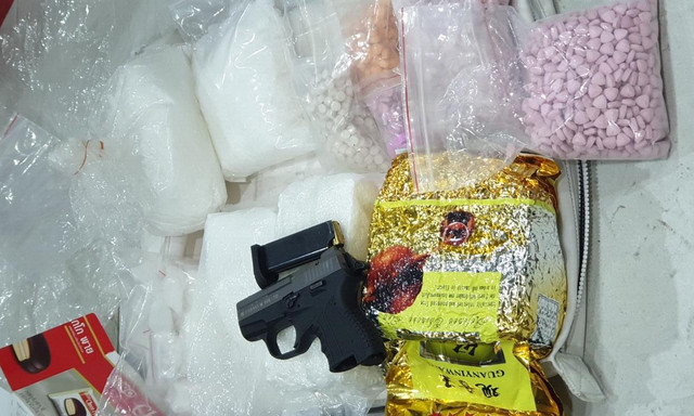 Nhóm buôn ma tuý cực lớn ở Sài Gòn thuê chung cư Sunrise City View làm tụ điểm - Hình 2 Nhom buon ma tuy cuc lon o Sai Gon thue chung cu Sunrise City View lam tu diem-Hinh-2