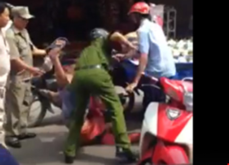 Thiếu tá công an Đồng Nai bị đình chỉ vì nhắn tin trêu chọc vợ đồng đội Thieu ta cong an Dong Nai bi dinh chi vi nhan tin treu choc vo dong doi