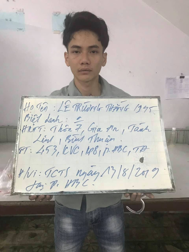 Chủ quán ốc đột nhập cửa hàng FPT trộm gần 300 triệu đồng ở Sài Gòn Chu quan oc dot nhap cua hang FPT trom gan 300 trieu dong o Sai Gon